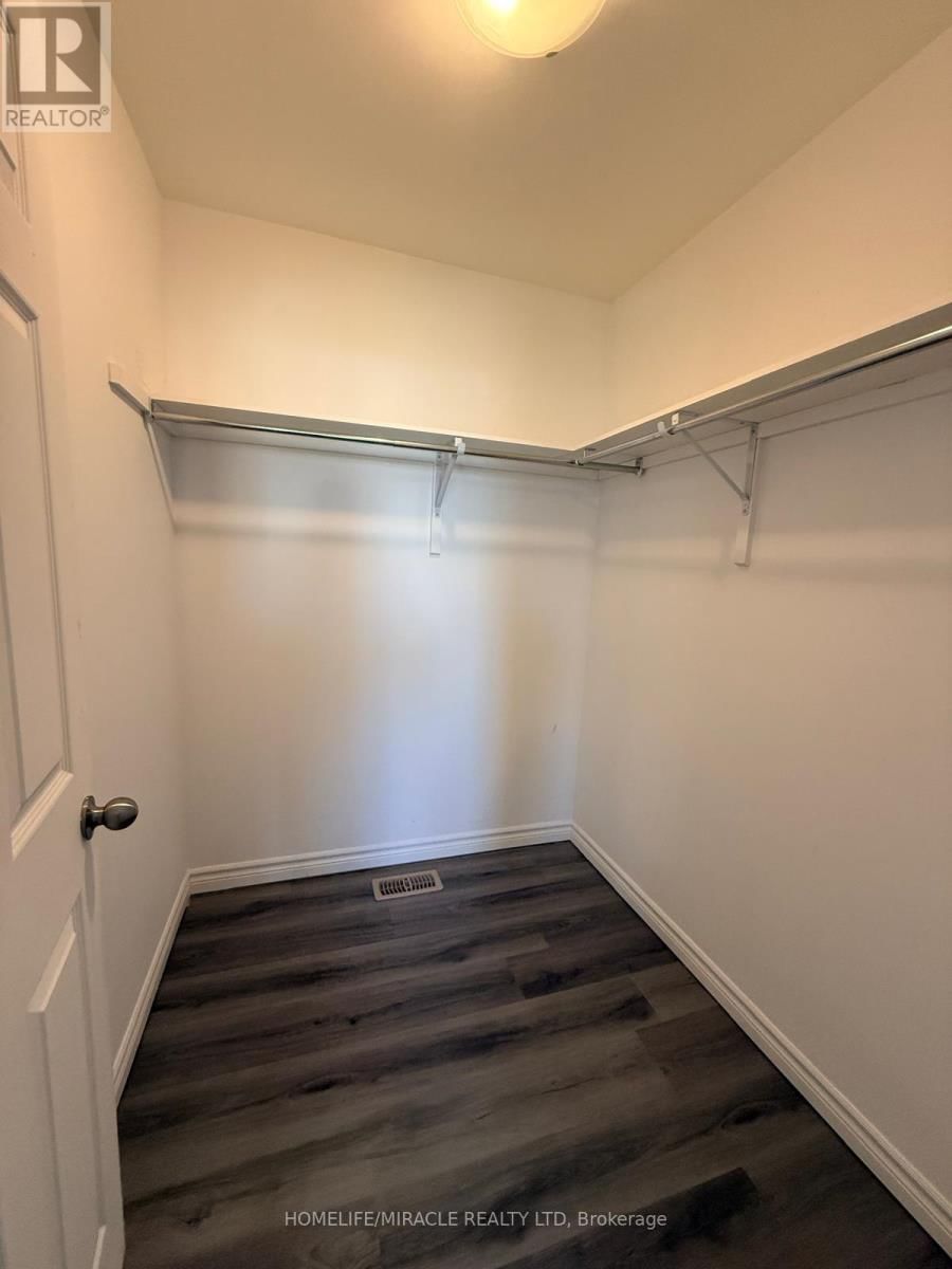 43 BRENNAN CRESCENT Image 17