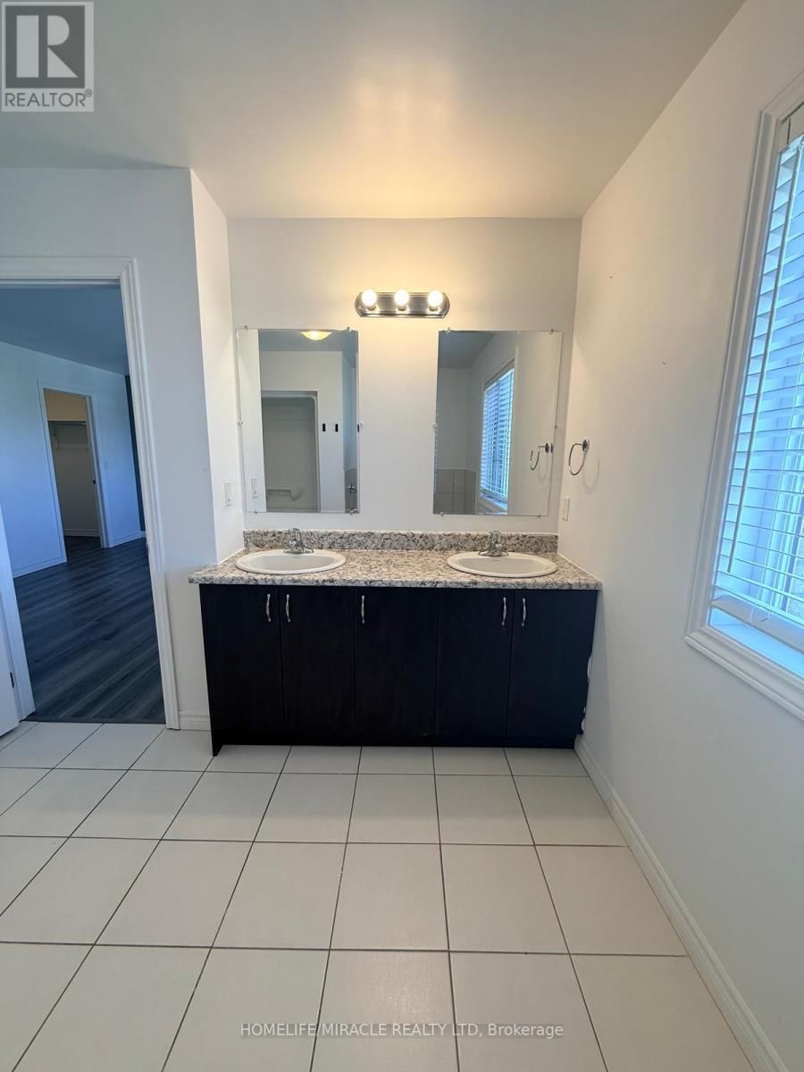 43 BRENNAN CRESCENT Image 19