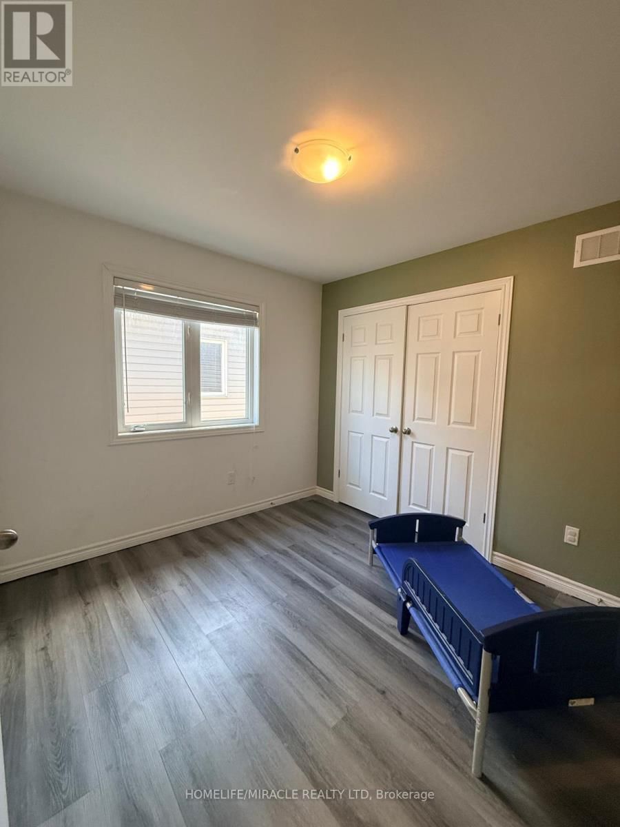 43 BRENNAN CRESCENT Image 21