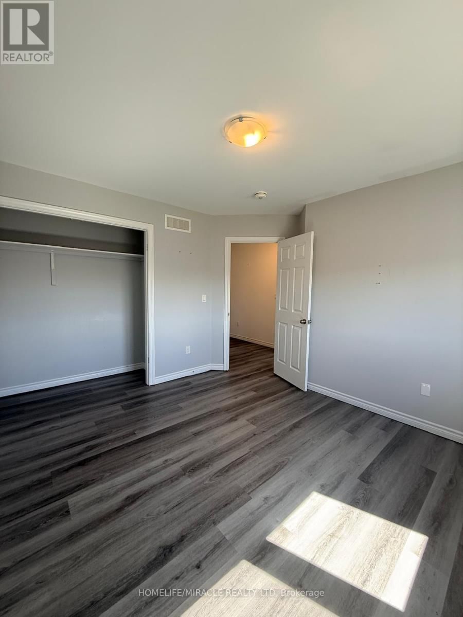 43 BRENNAN CRESCENT Image 26