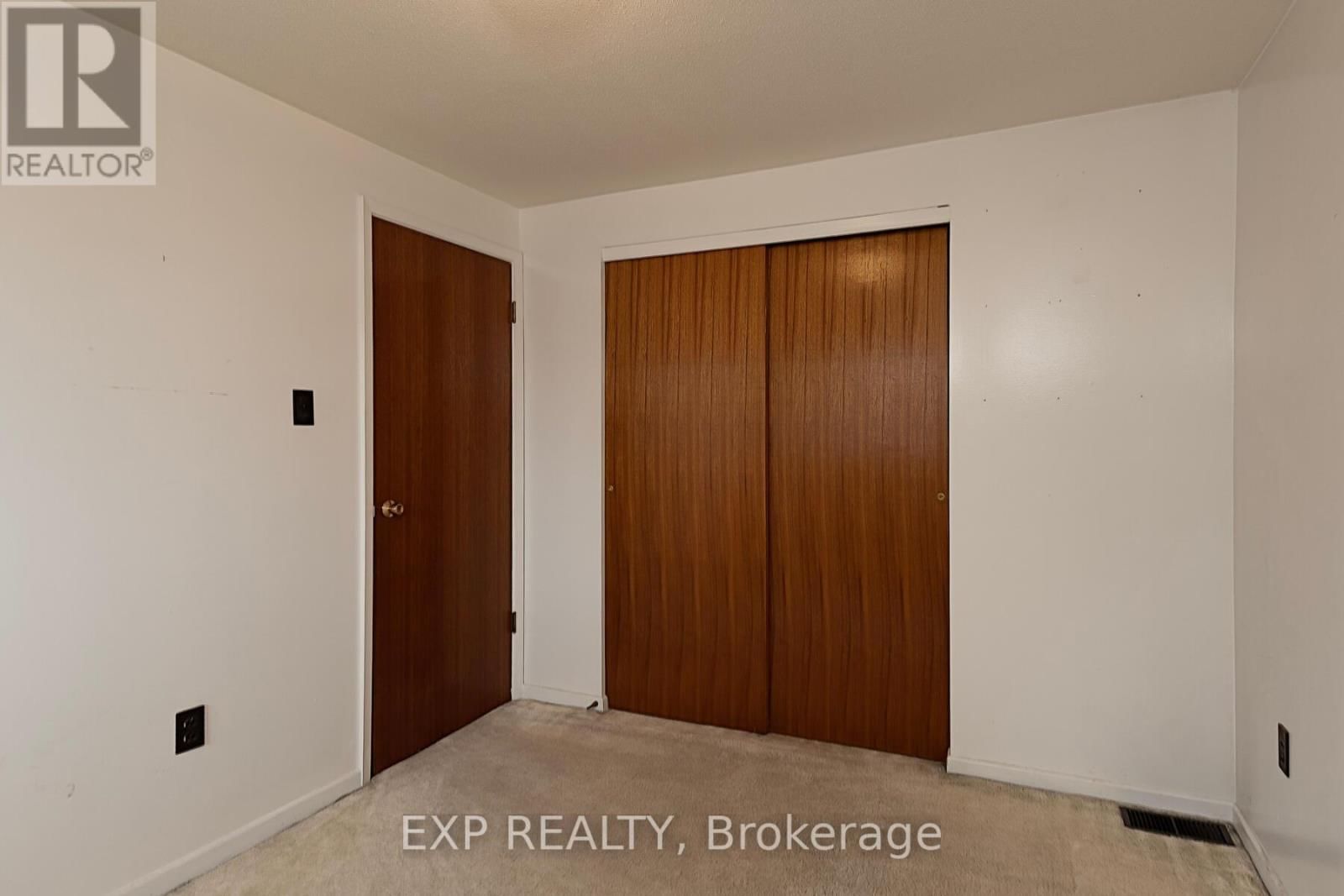 1109 SPRUCEDALE ROAD Image 22