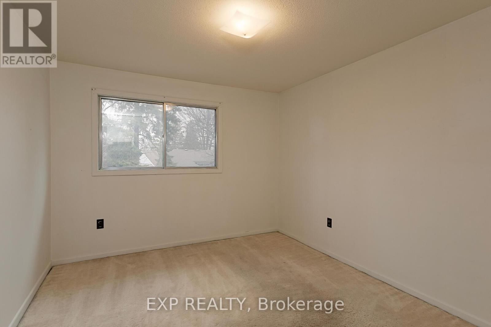 1109 SPRUCEDALE ROAD Image 23