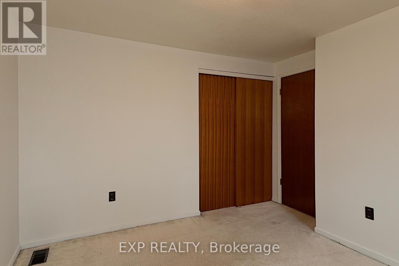 1109 SPRUCEDALE ROAD Image 24