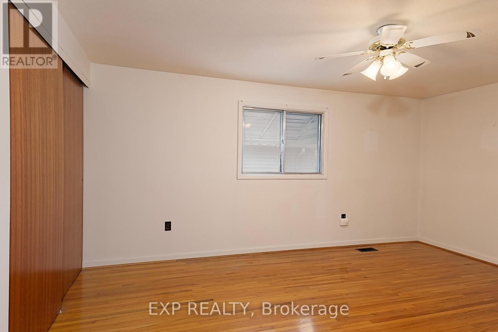 1109 SPRUCEDALE ROAD Image 25