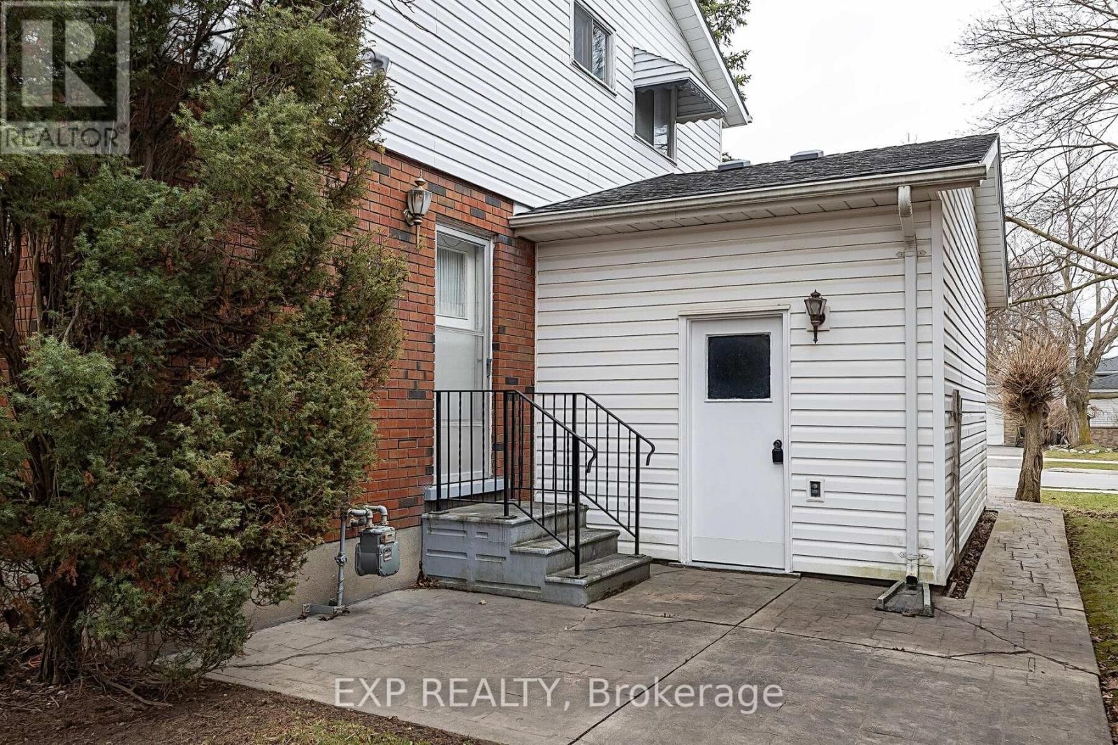 1109 SPRUCEDALE ROAD Image 34