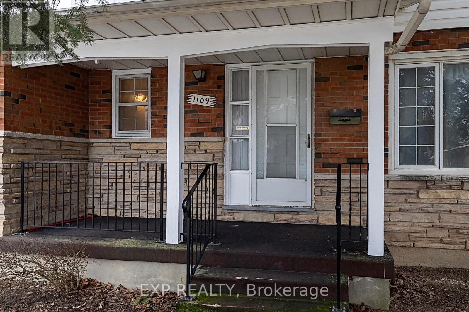 1109 SPRUCEDALE ROAD Image 4