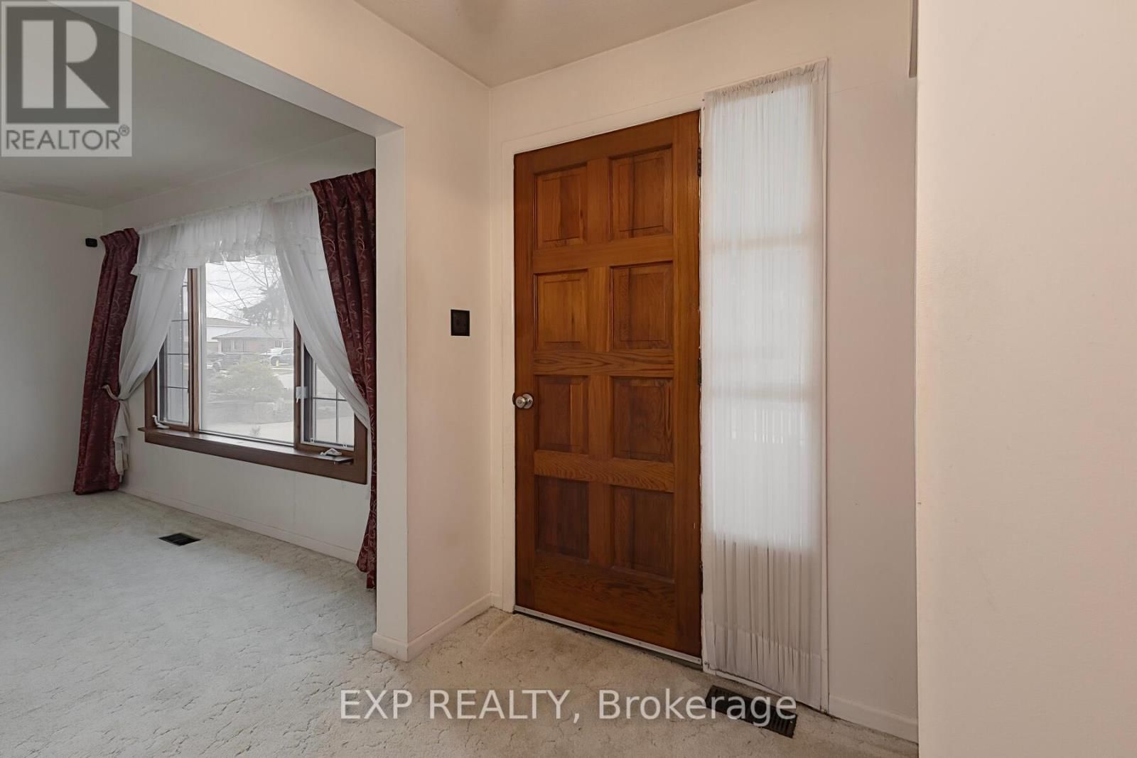 1109 SPRUCEDALE ROAD Image 5