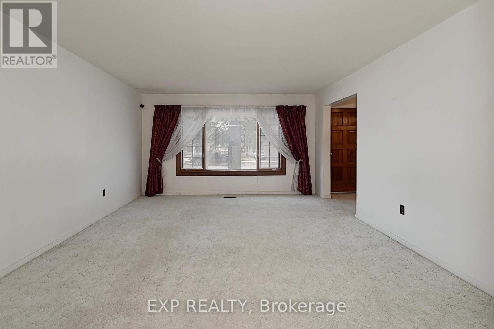 1109 SPRUCEDALE ROAD Image 8