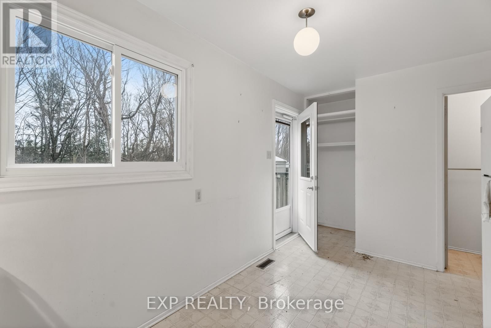 235 TEAL CRESCENT Image 11