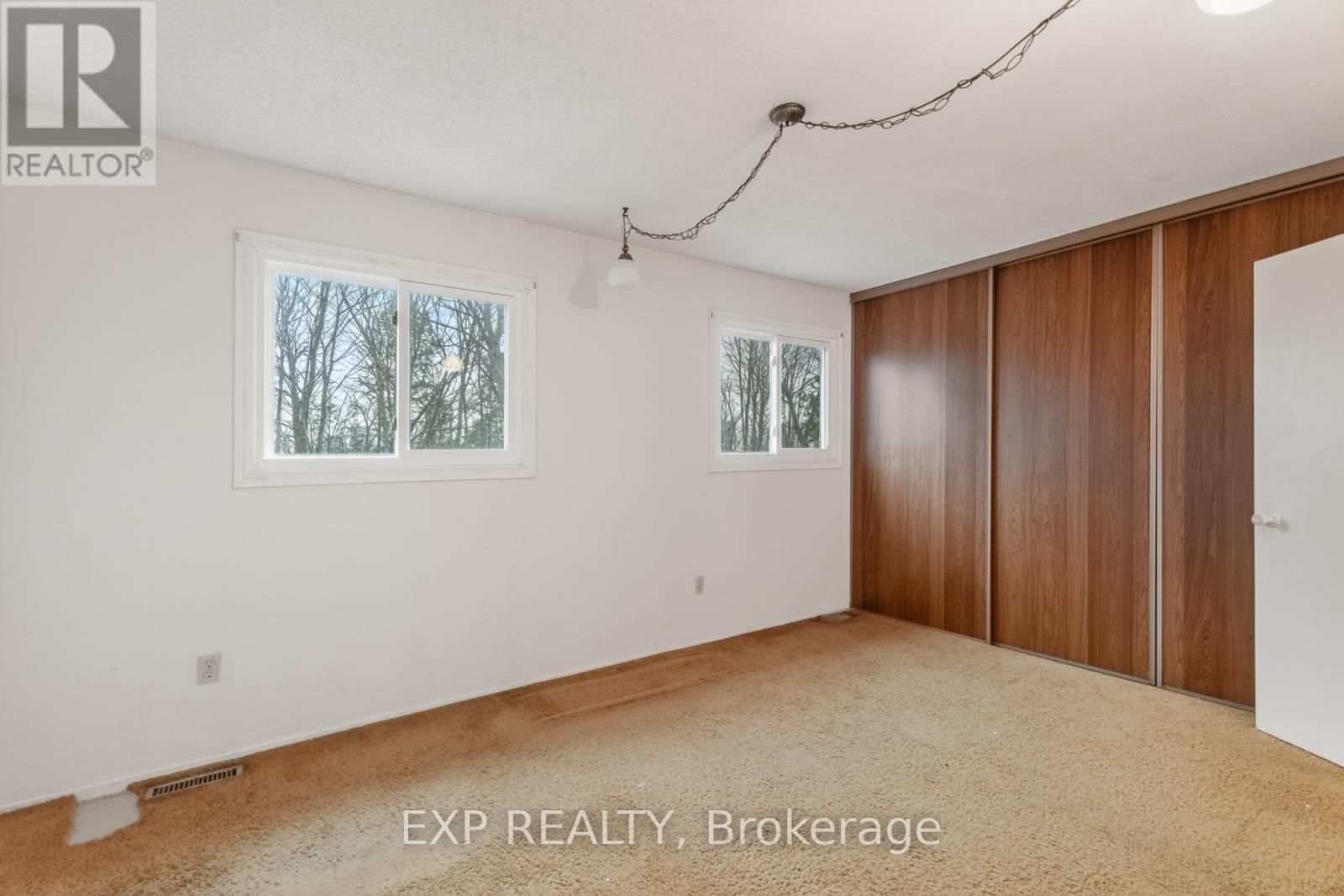 235 TEAL CRESCENT Image 18