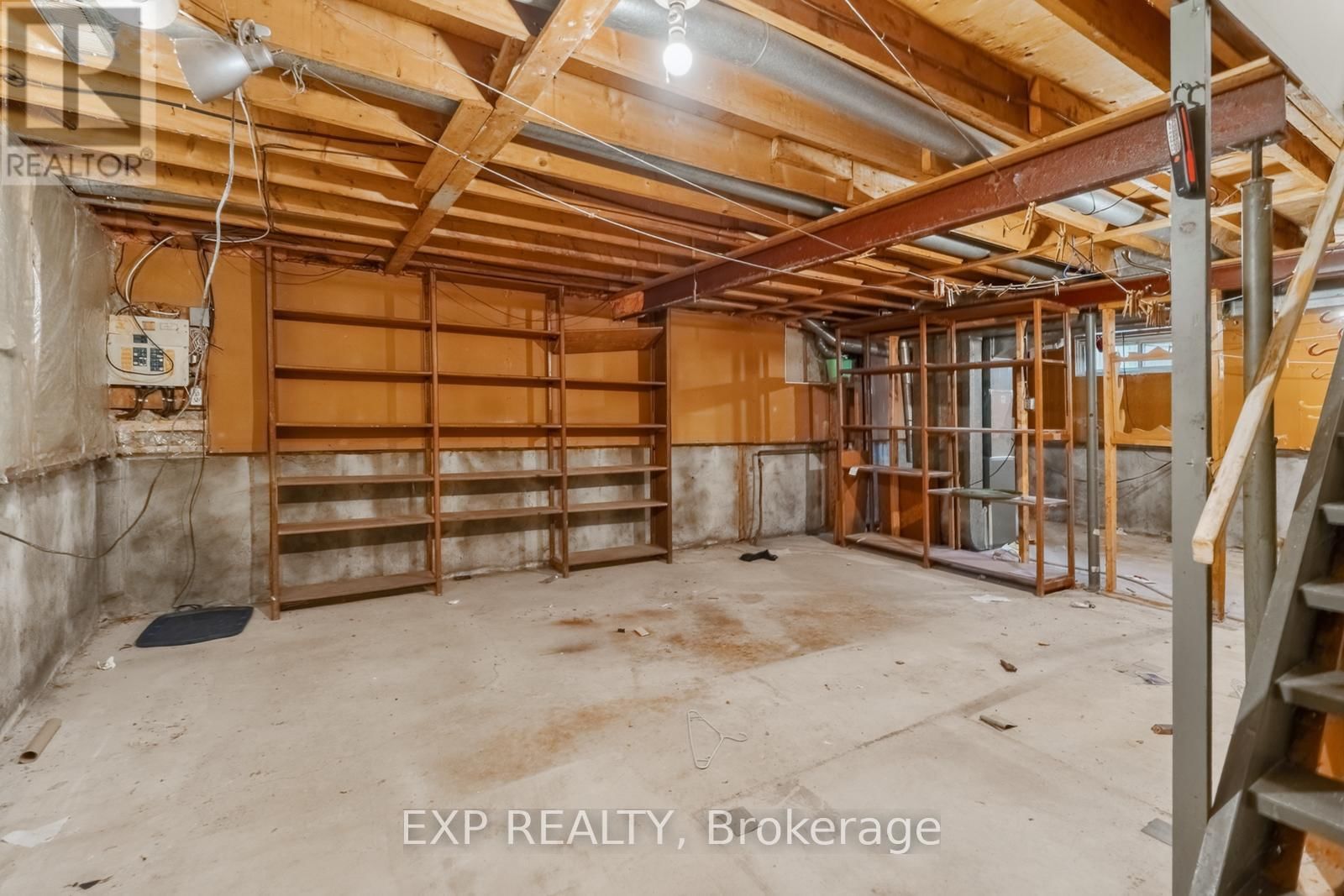 235 TEAL CRESCENT Image 20