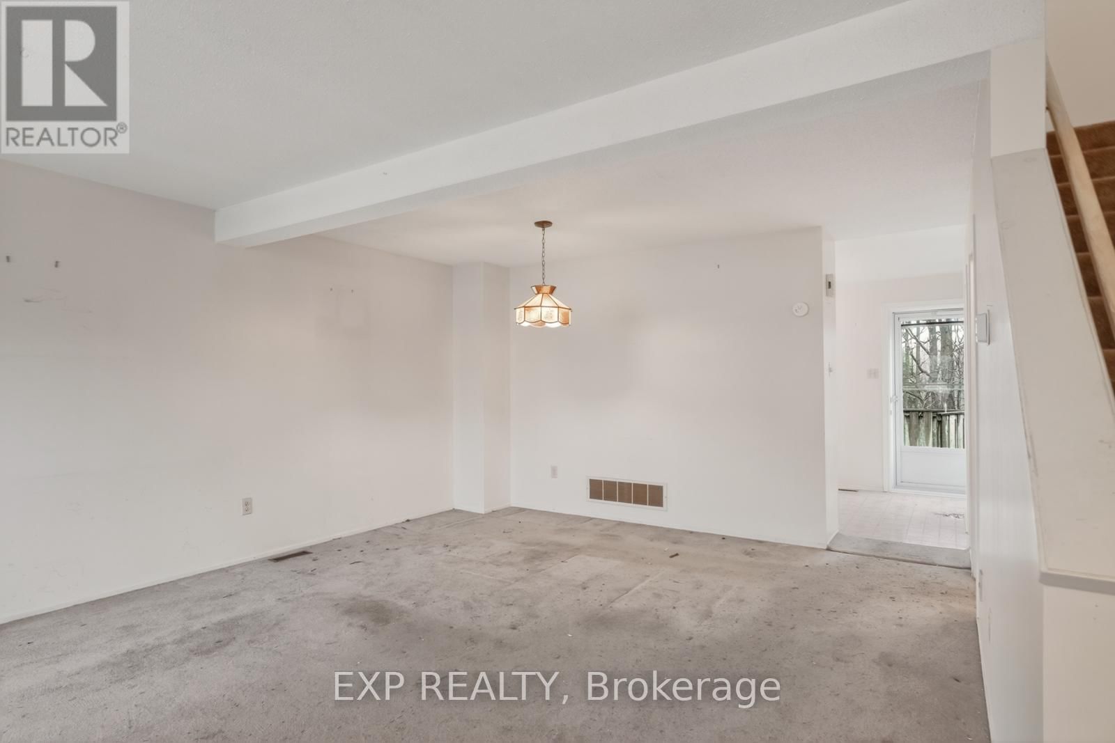 235 TEAL CRESCENT Image 4