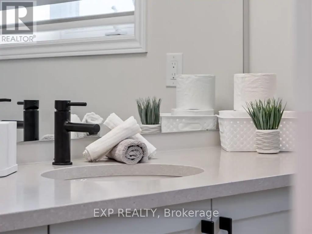 2 SUN HAVEN LANE Image 32