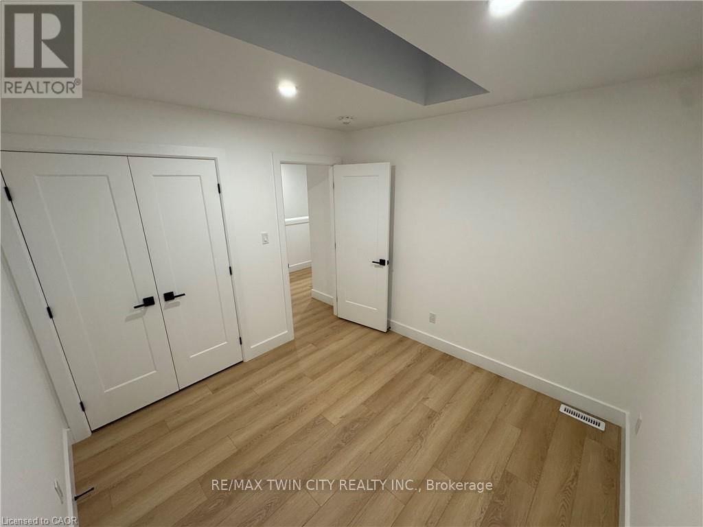 17 - 4255 LISMER LANE Image 14