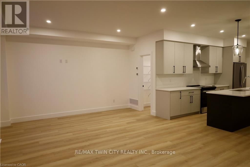 17 - 4255 LISMER LANE Image 5