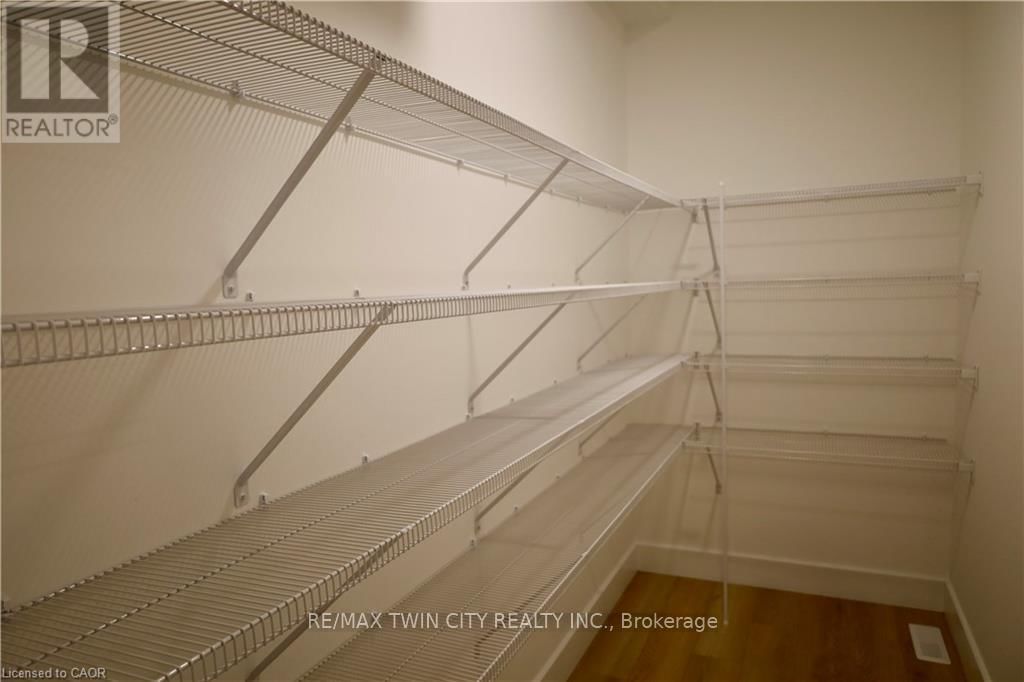 17 - 4255 LISMER LANE Image 7