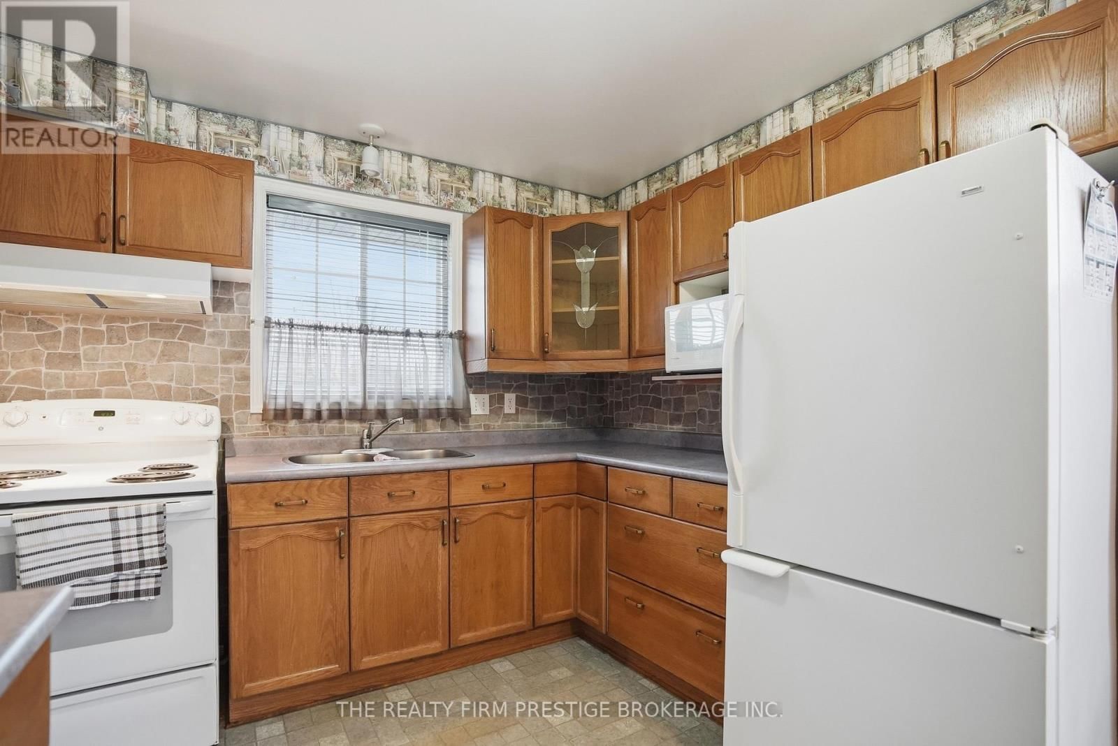 277 FLEMING DRIVE Image 7