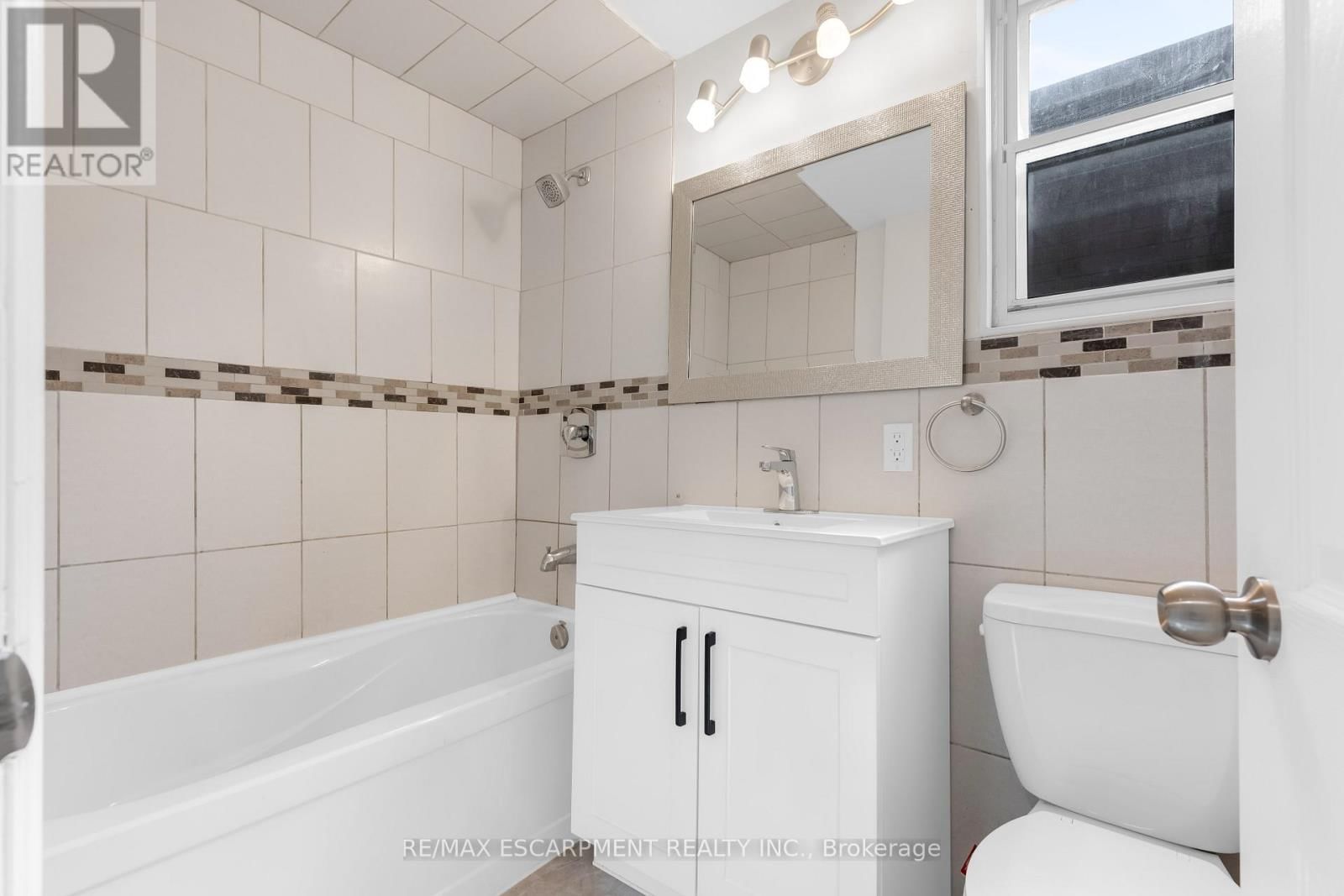 180 MEAD AVENUE Image 13