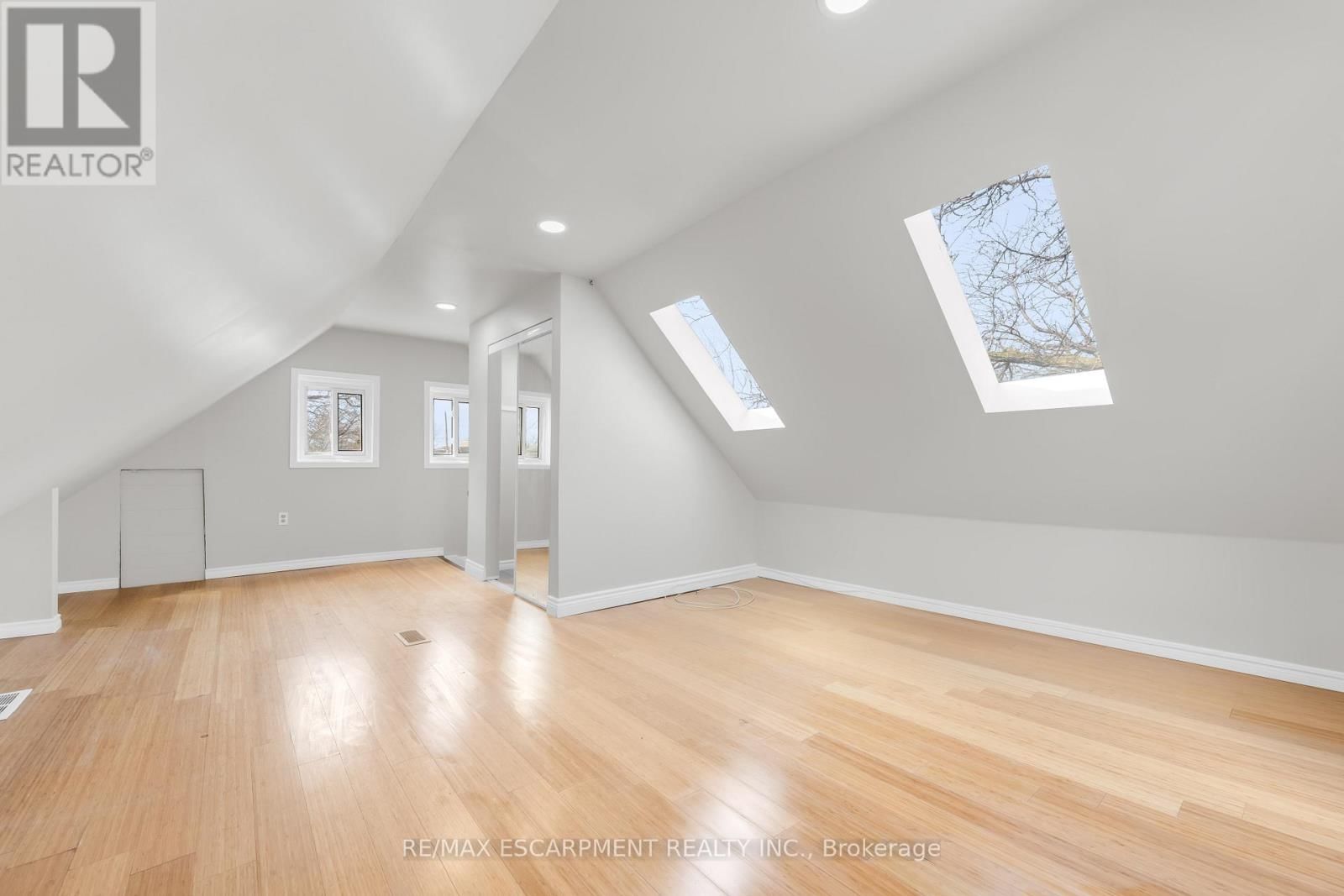 180 MEAD AVENUE Image 16