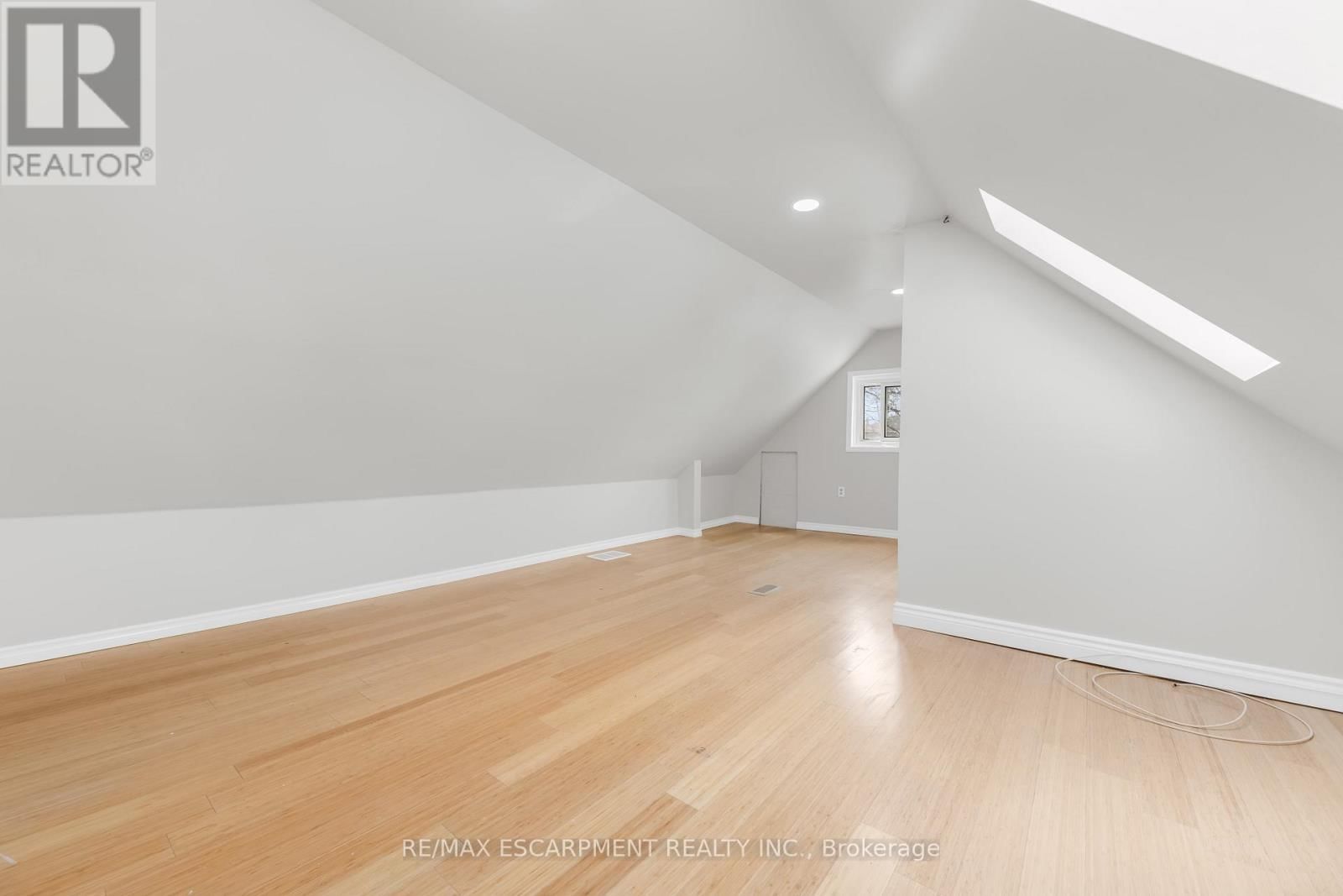 180 MEAD AVENUE Image 17