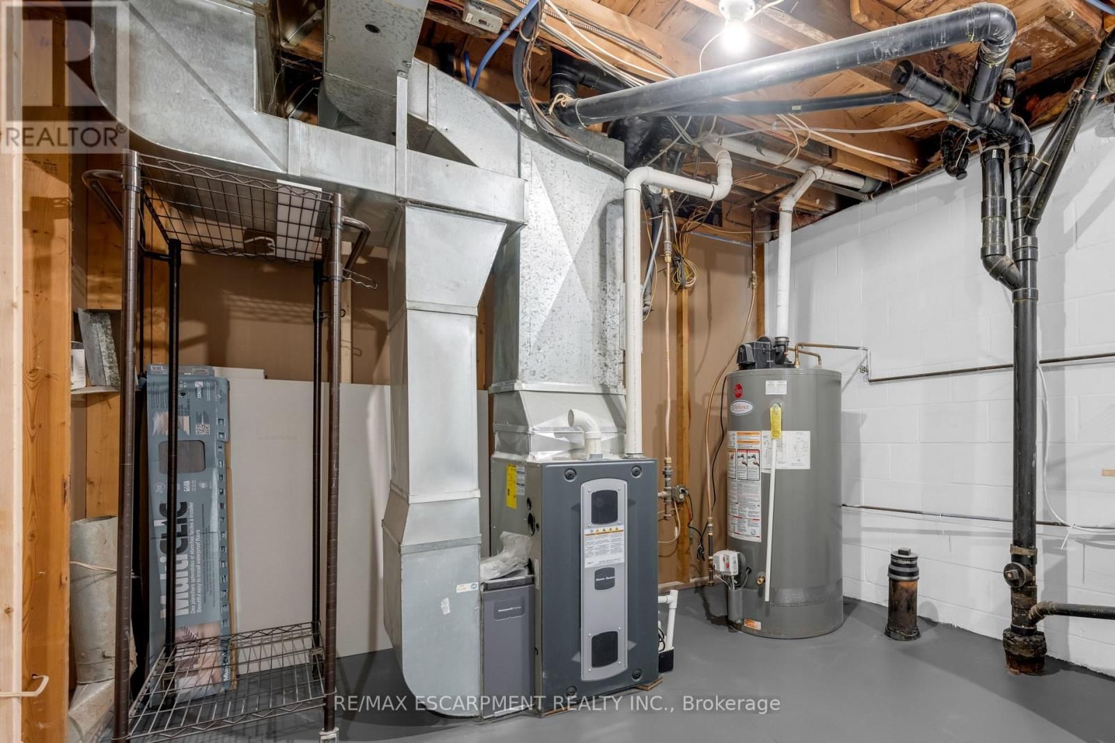 180 MEAD AVENUE Image 25