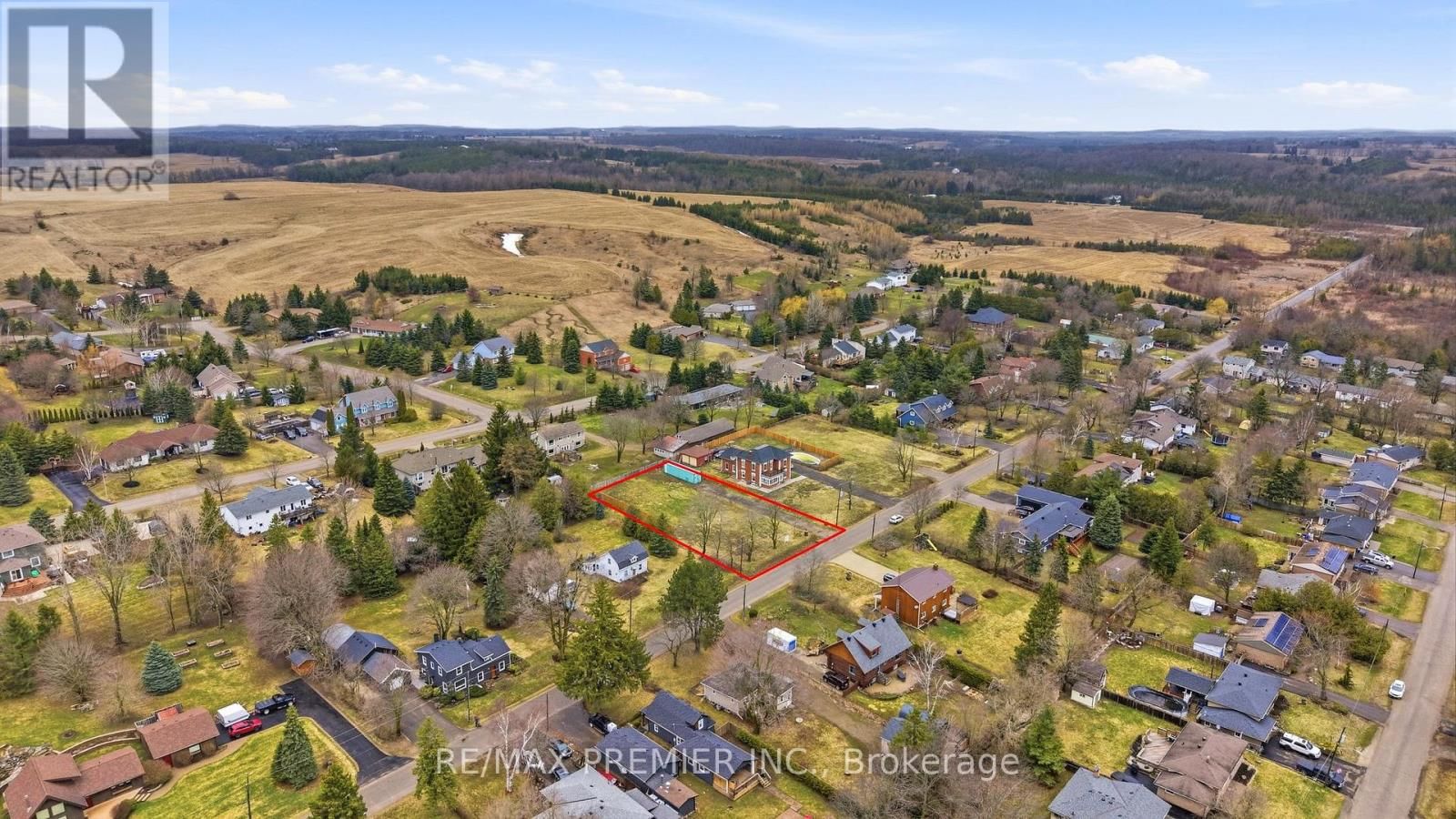 10 ORANGEVILLE STREET Image 17