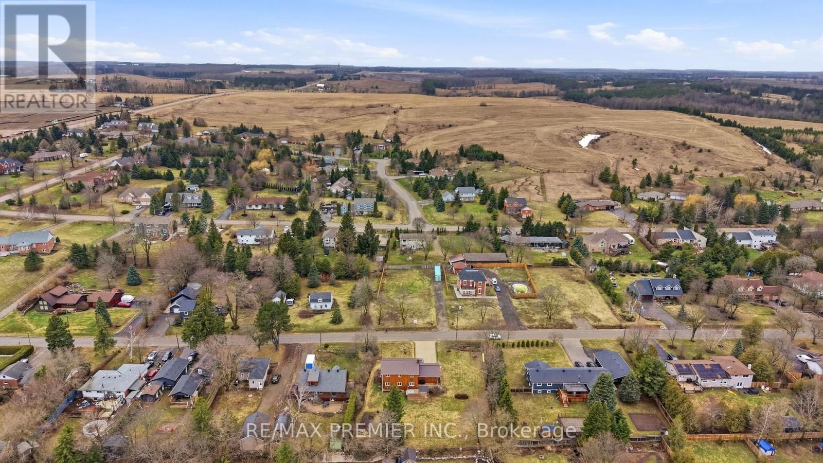 10 ORANGEVILLE STREET Image 19