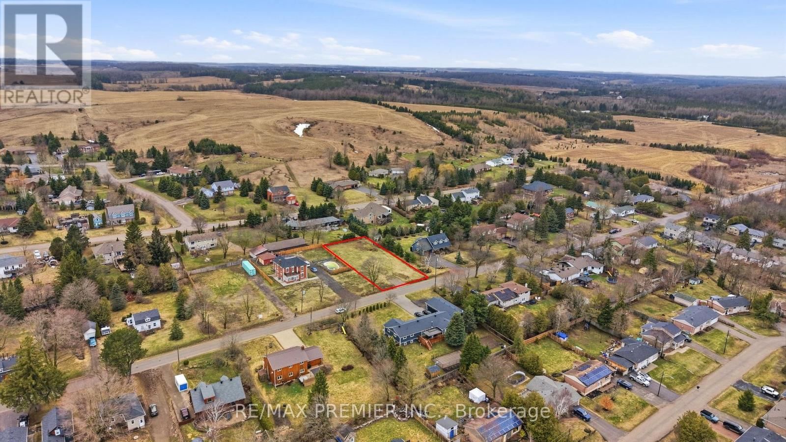 14 ORANGEVILLE STREET Image 8