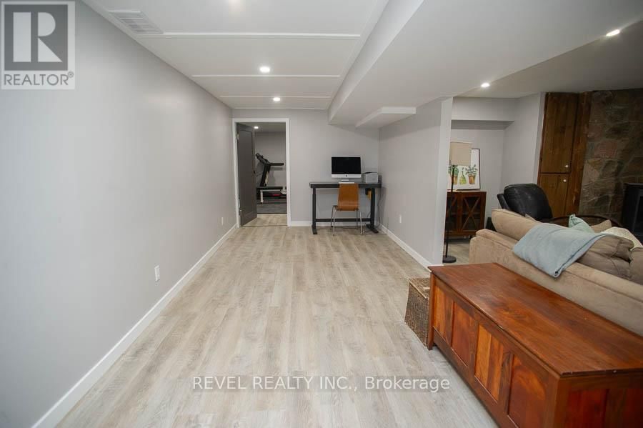 20 RUSSELL STREET Image 29