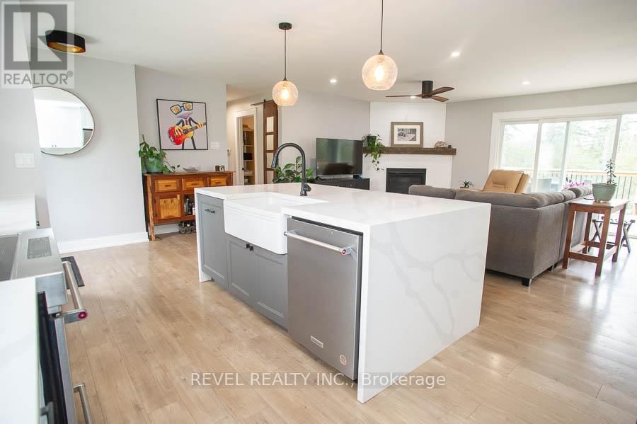 20 RUSSELL STREET Image 9