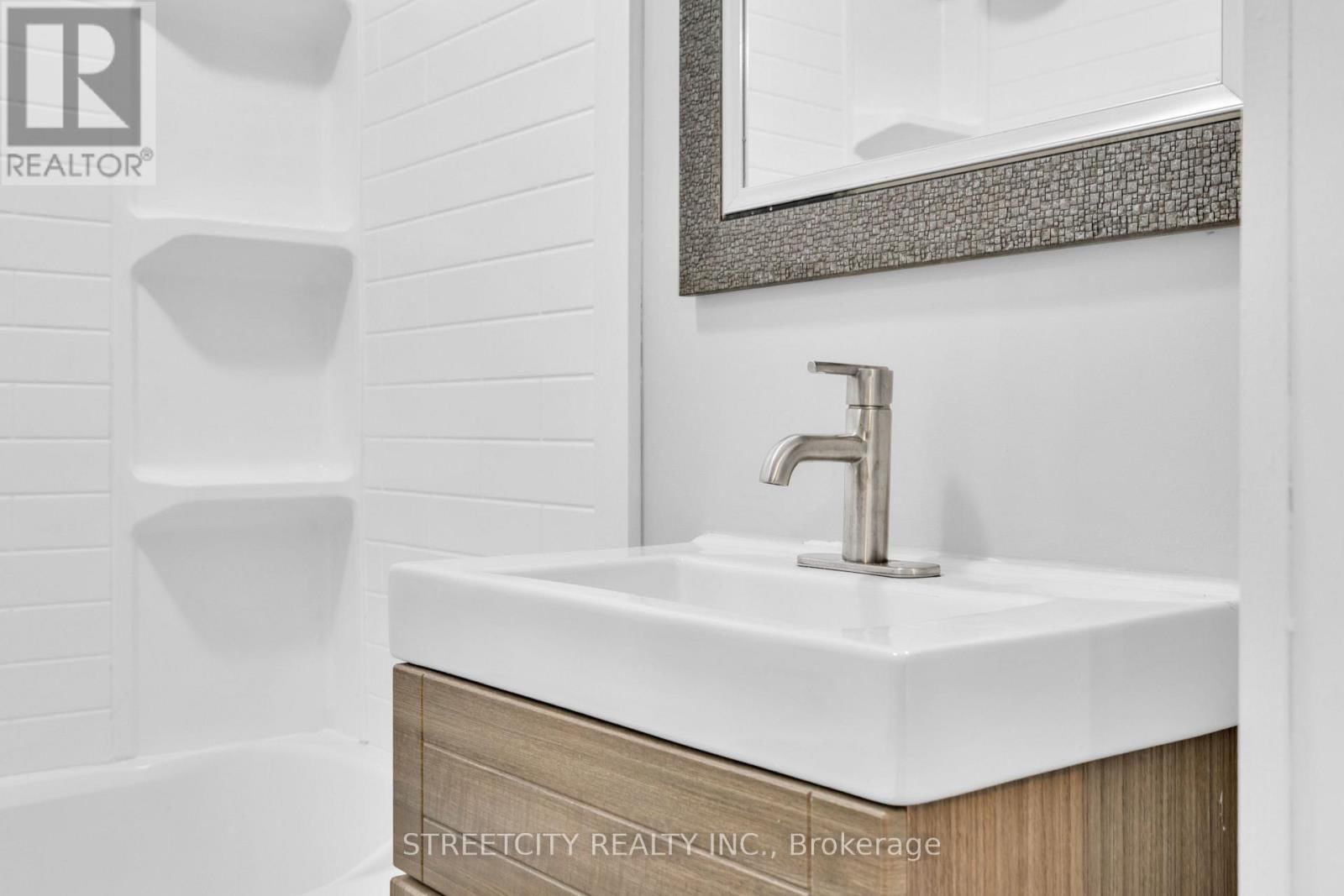 190 KING STREET Image 22