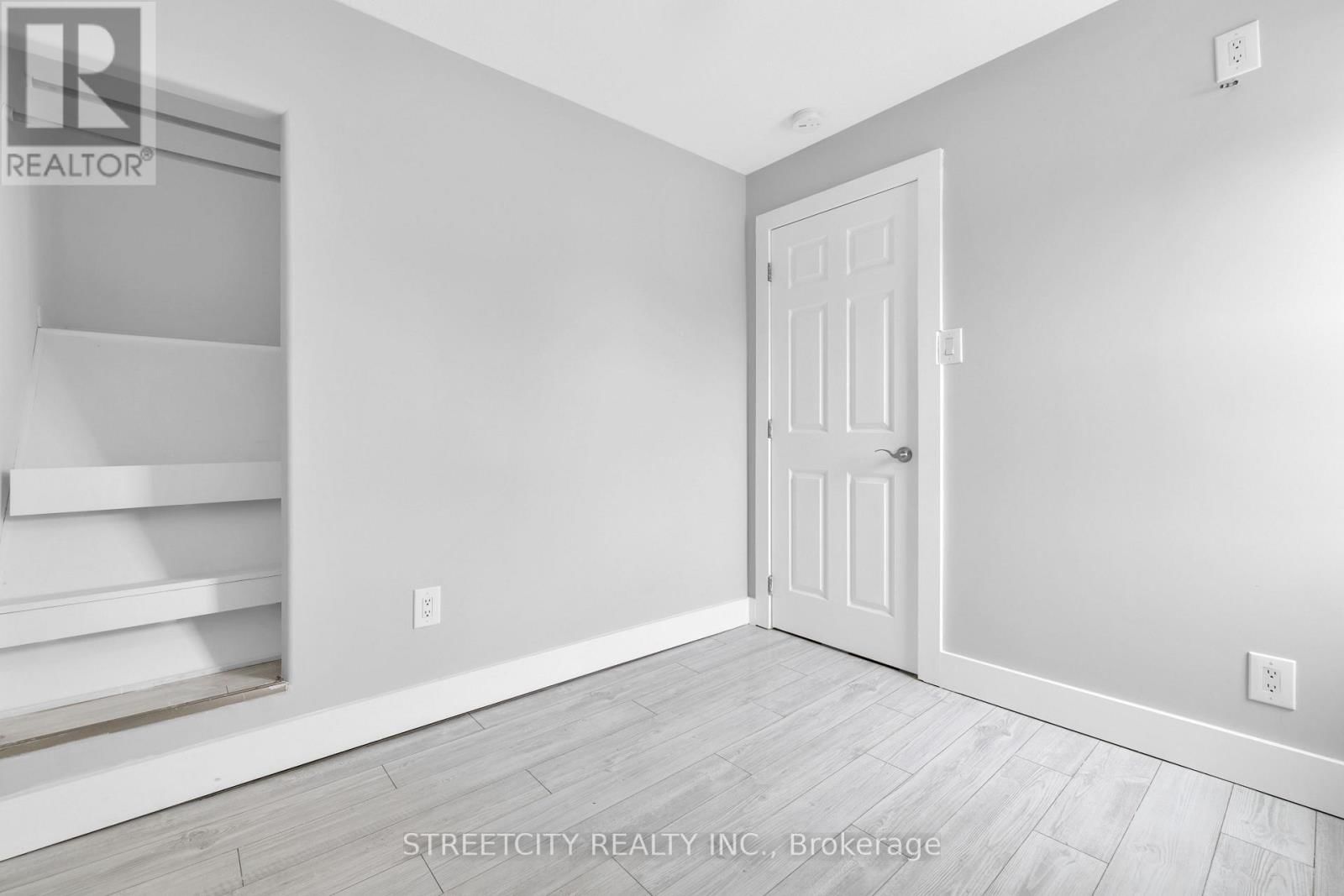 190 KING STREET Image 25