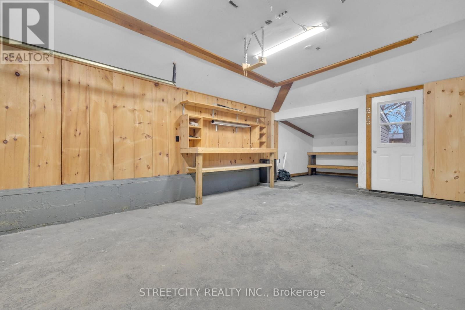 190 KING STREET Image 36