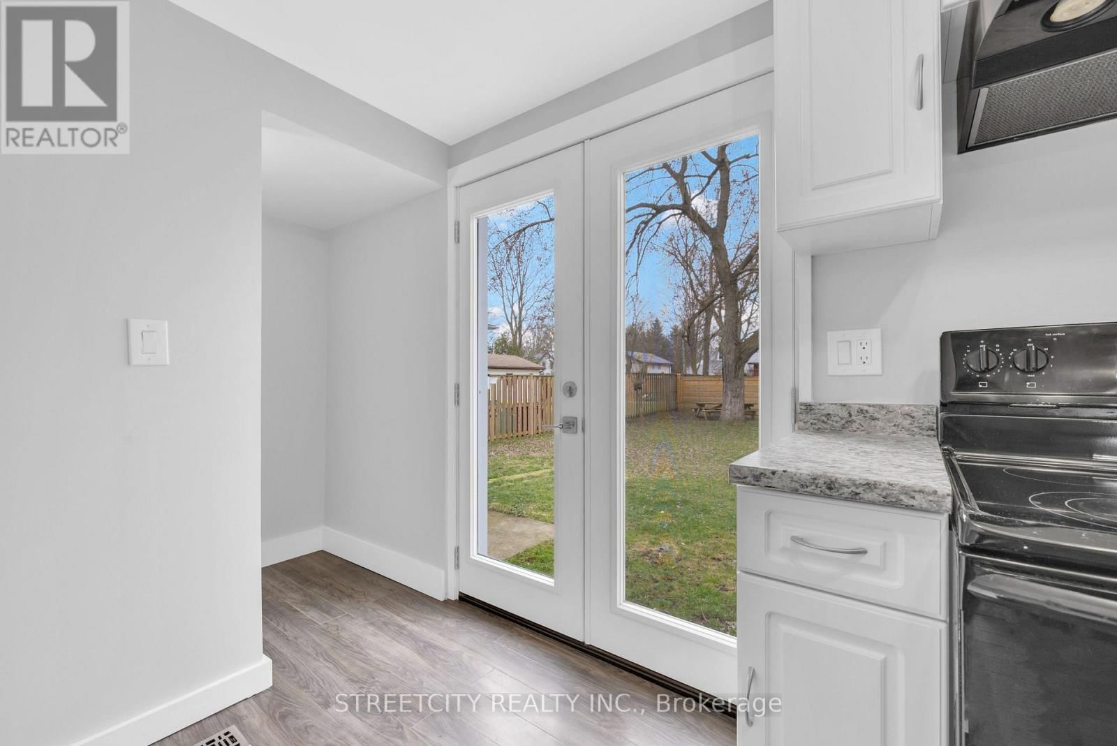 190 KING STREET Image 9