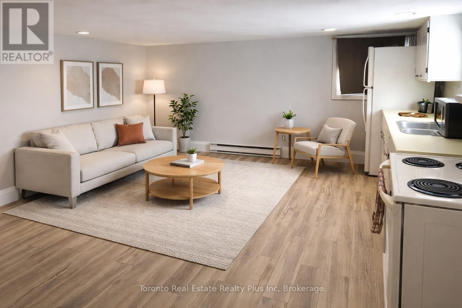 3 - 16 HURON ROAD Image 2