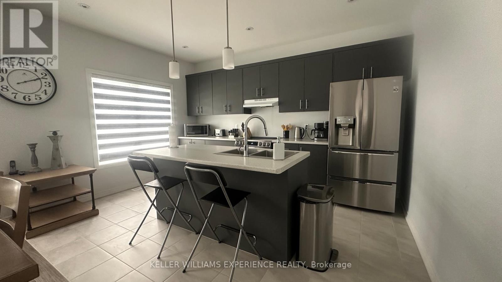 123 SEBASTIAN STREET Image 11