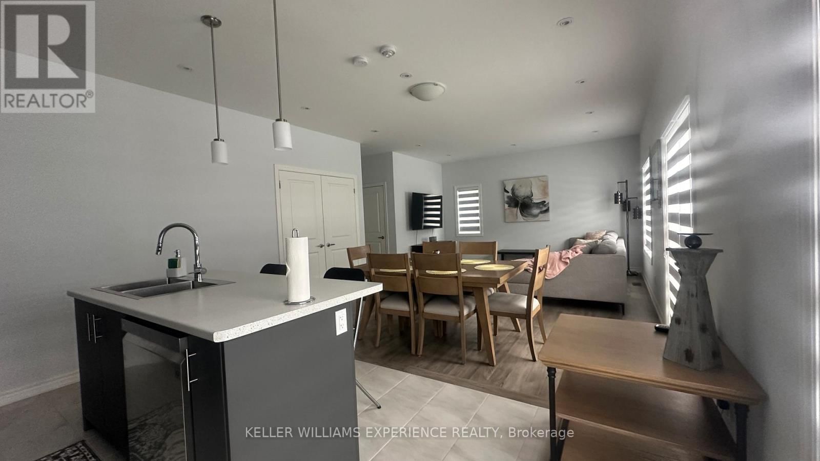 123 SEBASTIAN STREET Image 12