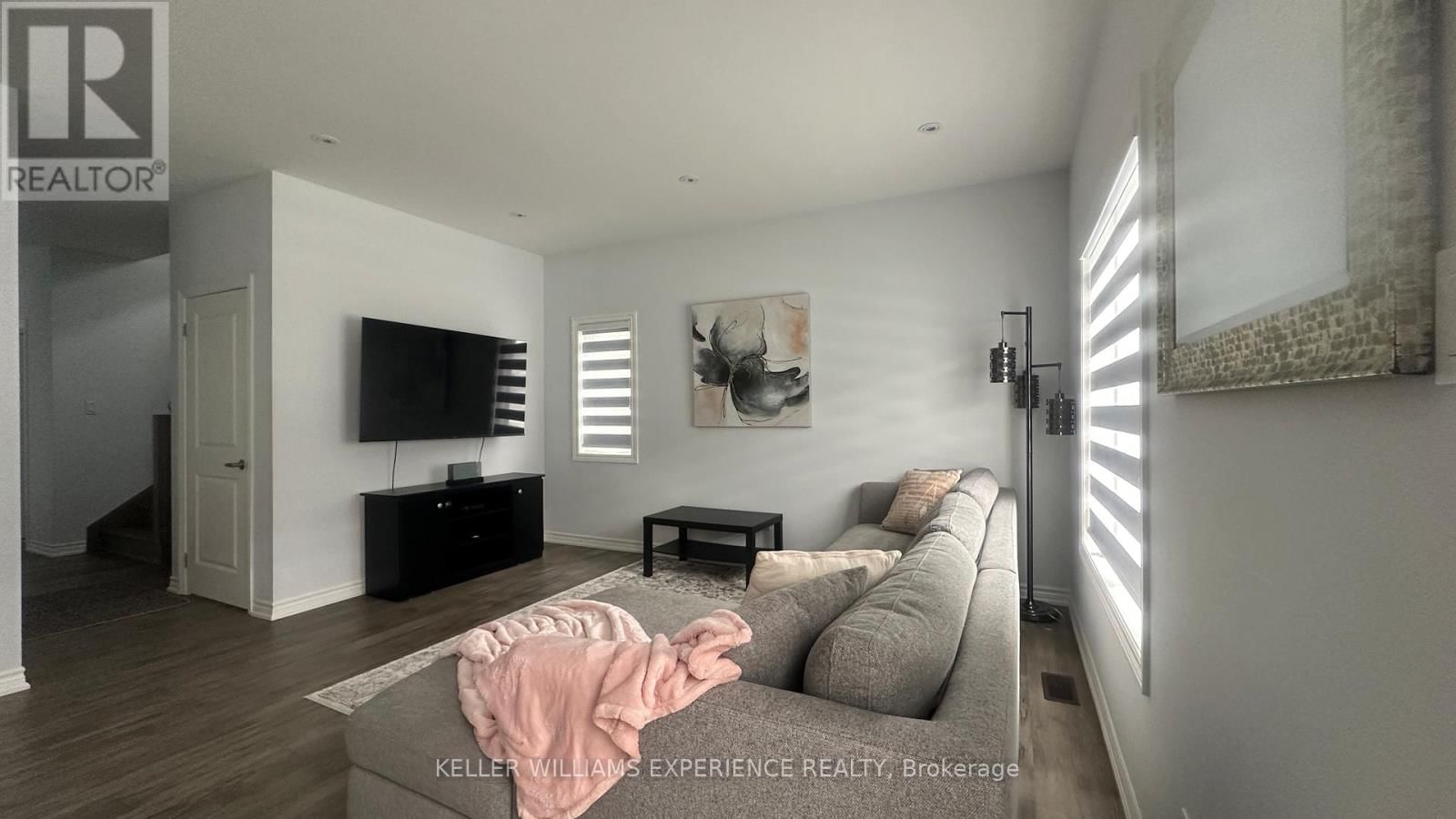 123 SEBASTIAN STREET Image 9