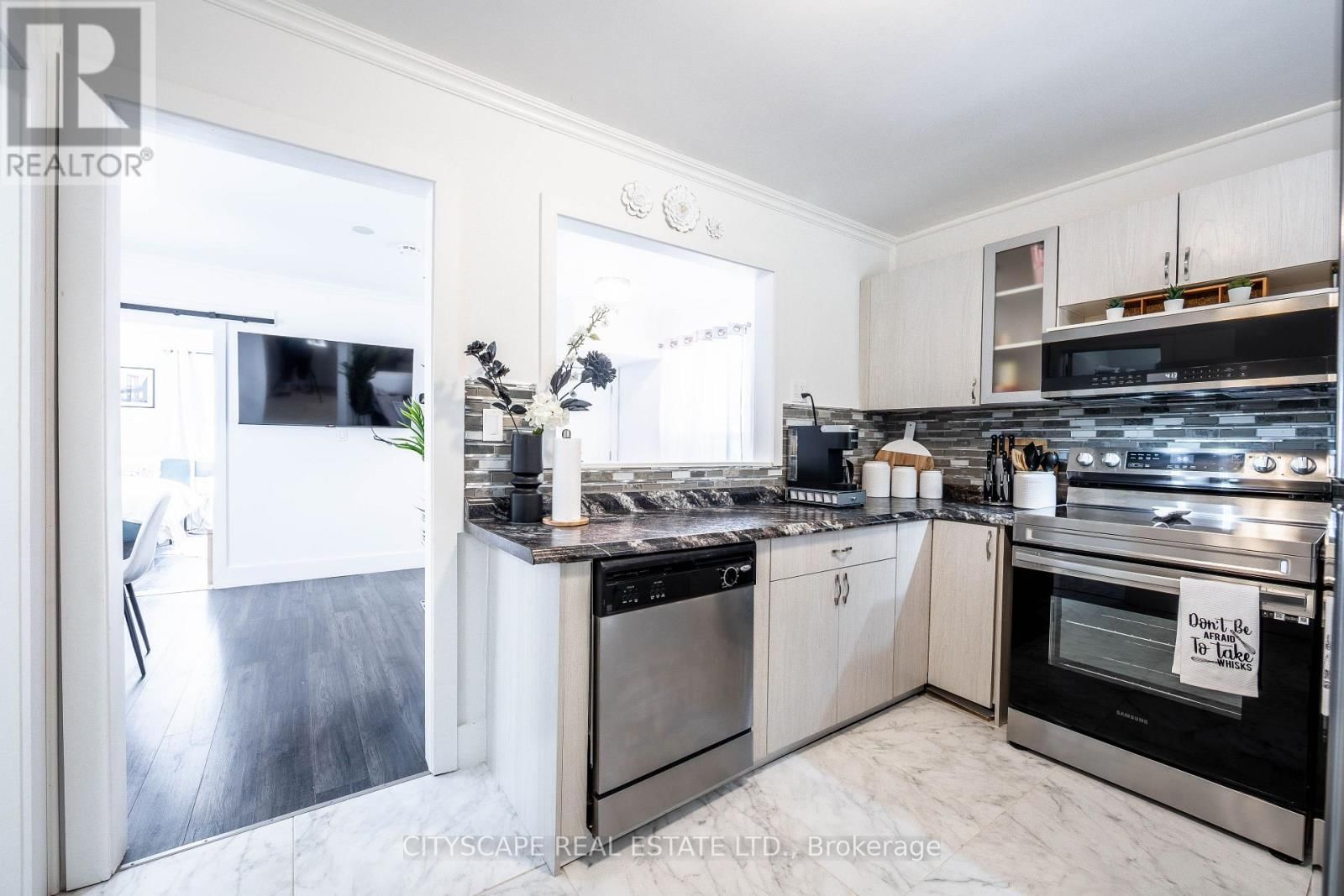 5073 KITCHENER STREET Image 14