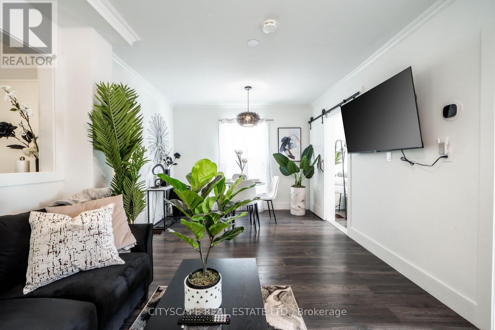 5073 KITCHENER STREET Image 16