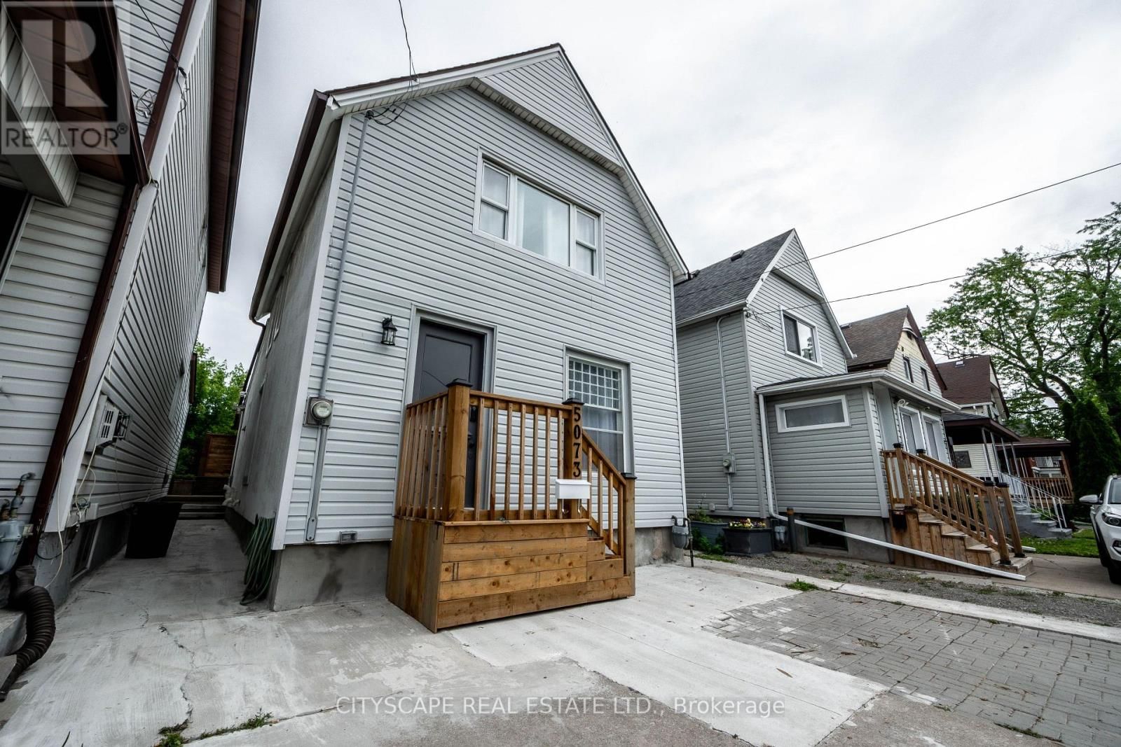 5073 KITCHENER STREET Image 2