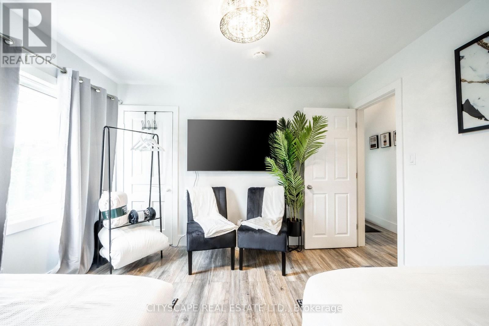 5073 KITCHENER STREET Image 22