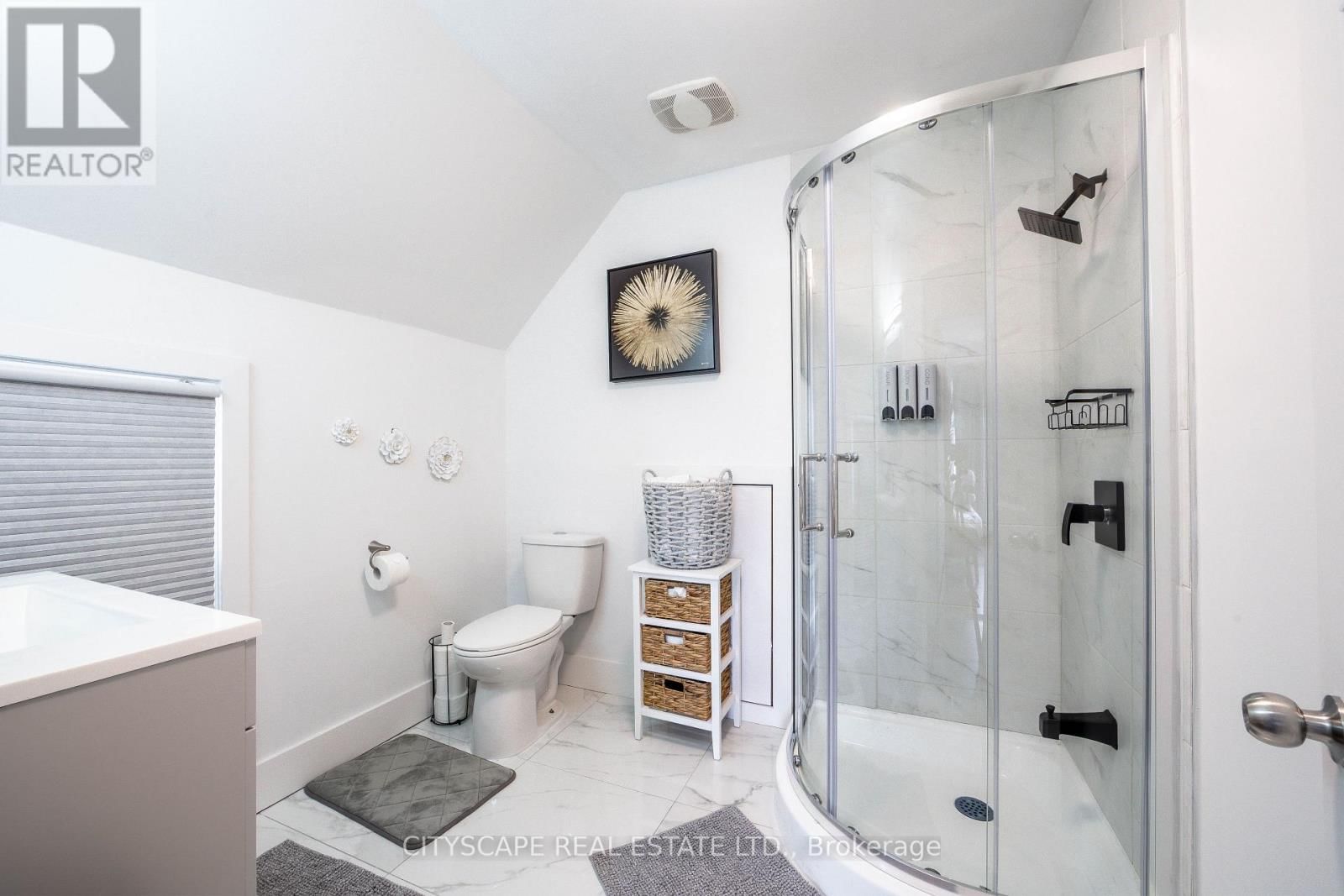 5073 KITCHENER STREET Image 23