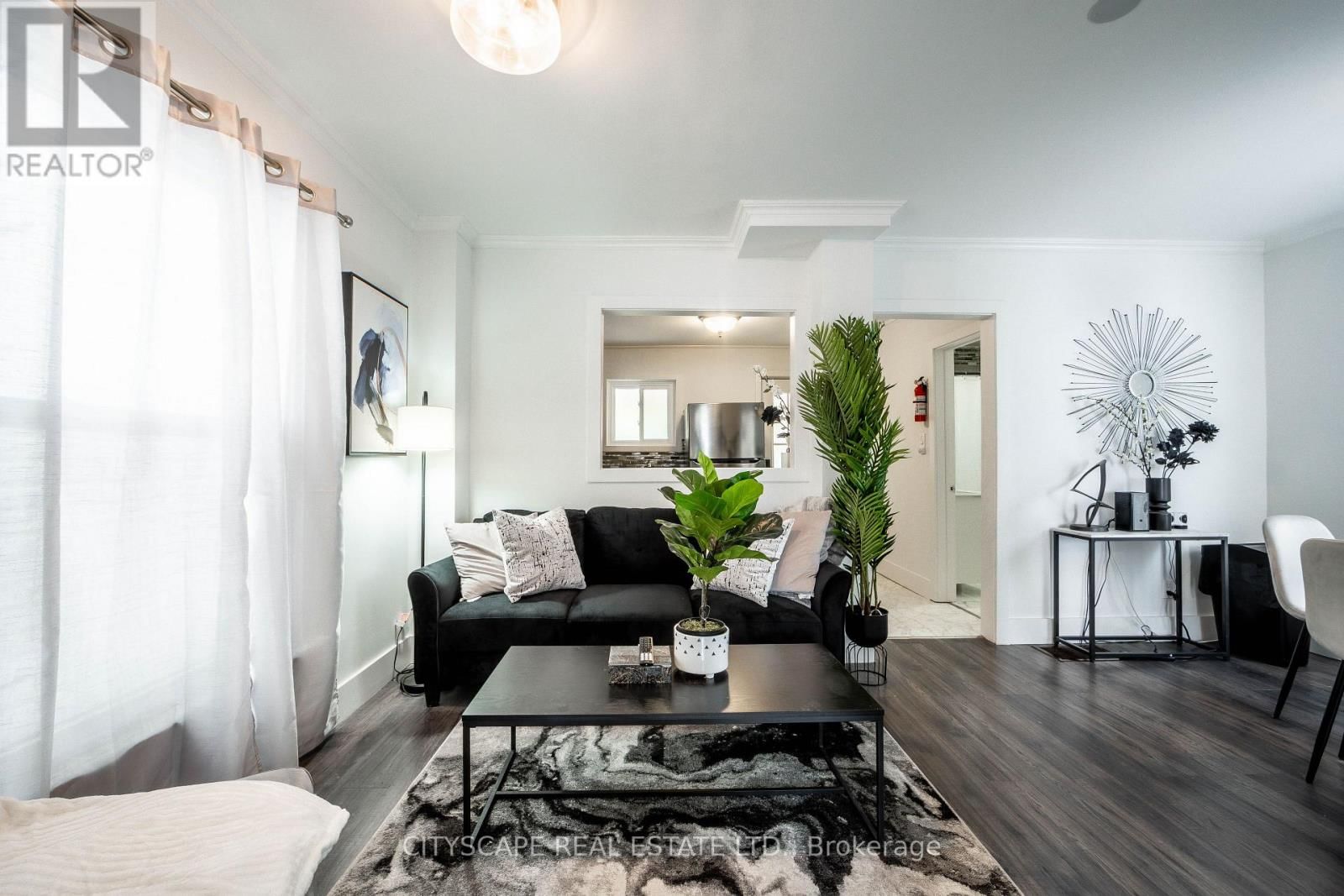 5073 KITCHENER STREET Image 4