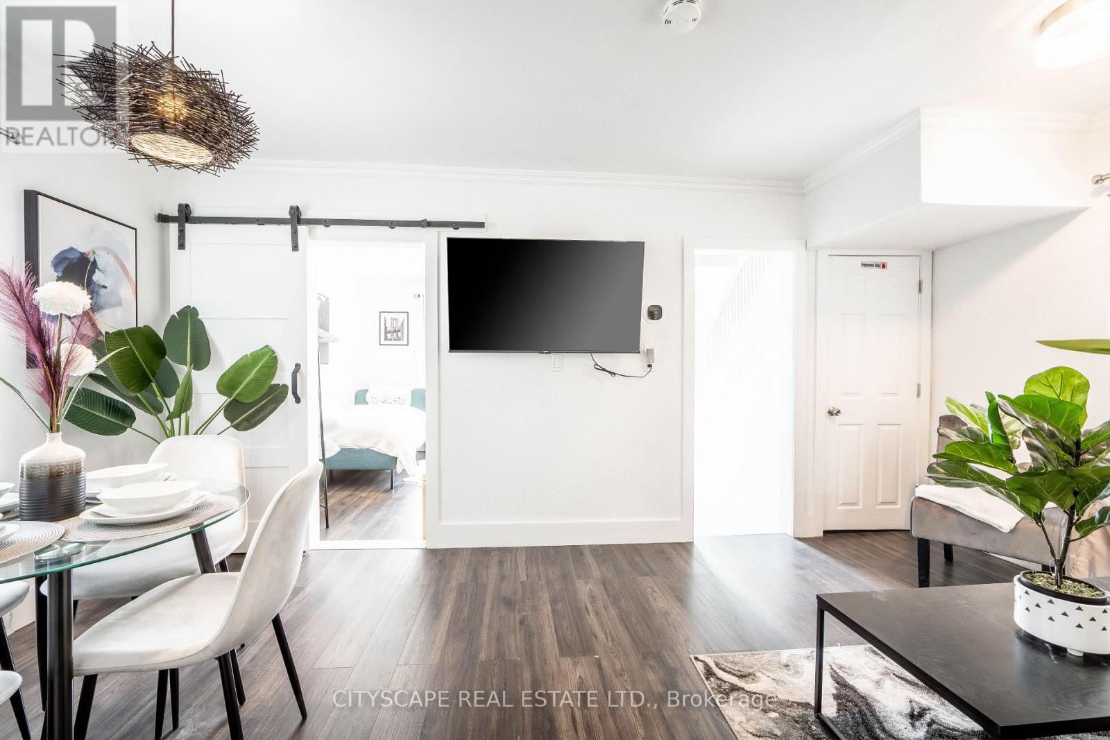 5073 KITCHENER STREET Image 9