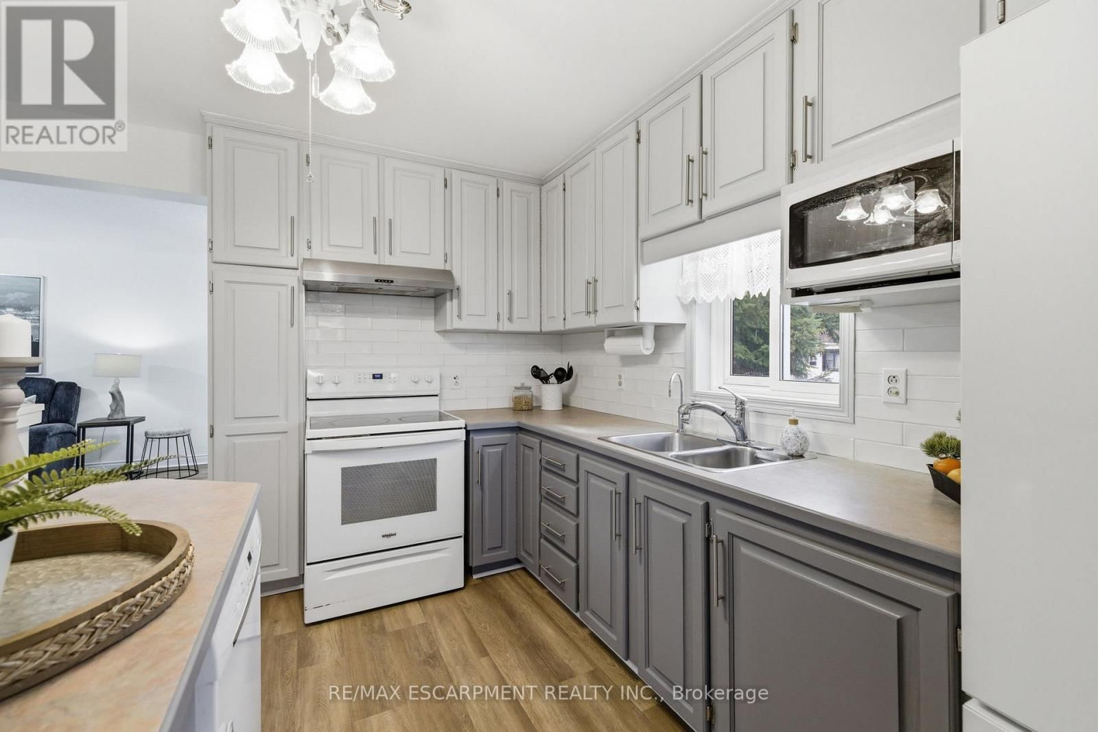 138 GLENHOLME AVENUE Image 5