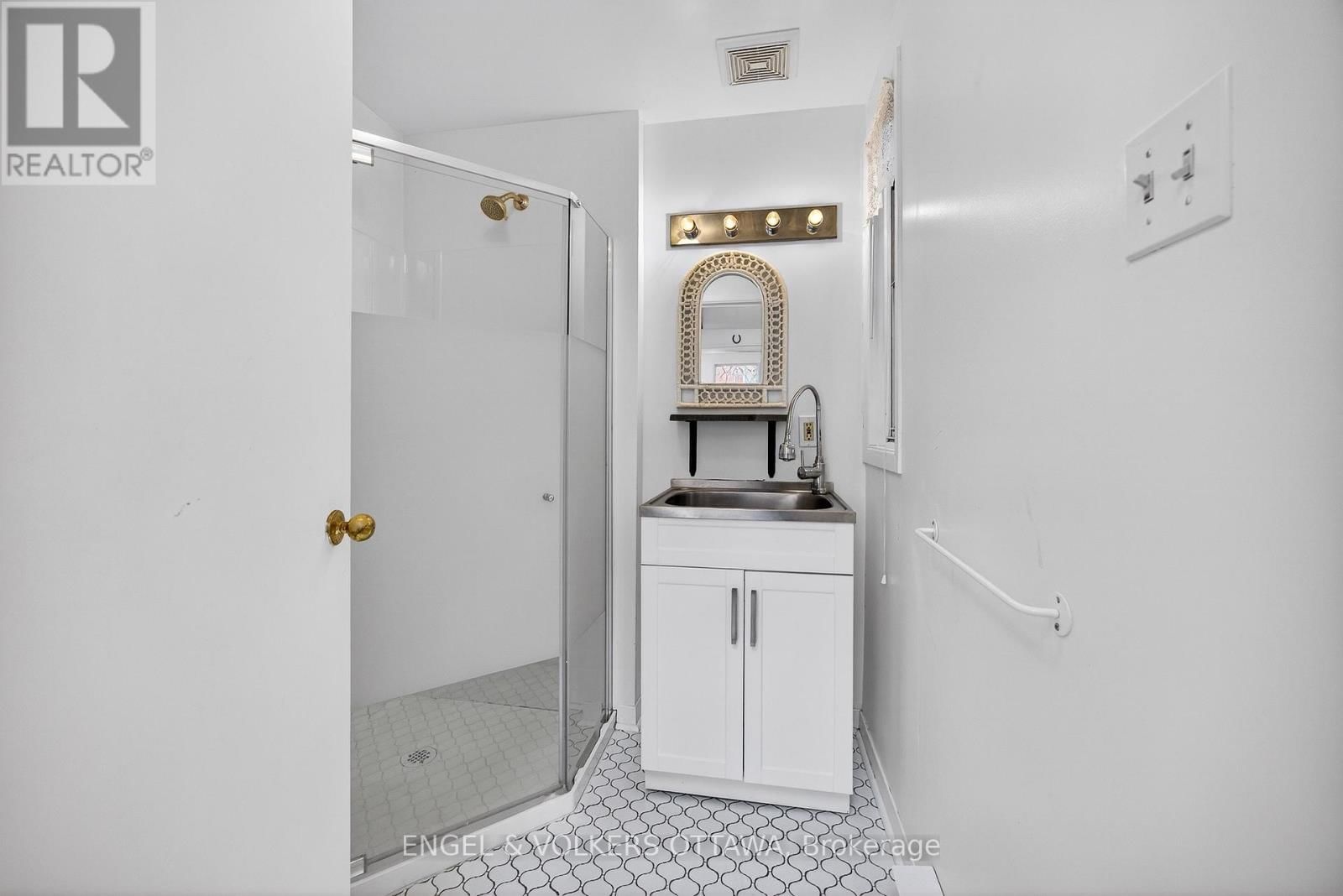 86 BRUYERE STREET Image 27