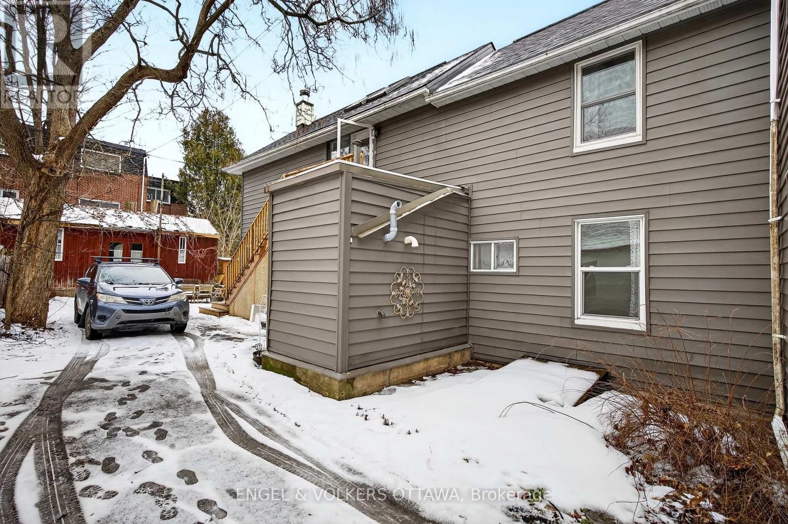 86 BRUYERE STREET Image 29