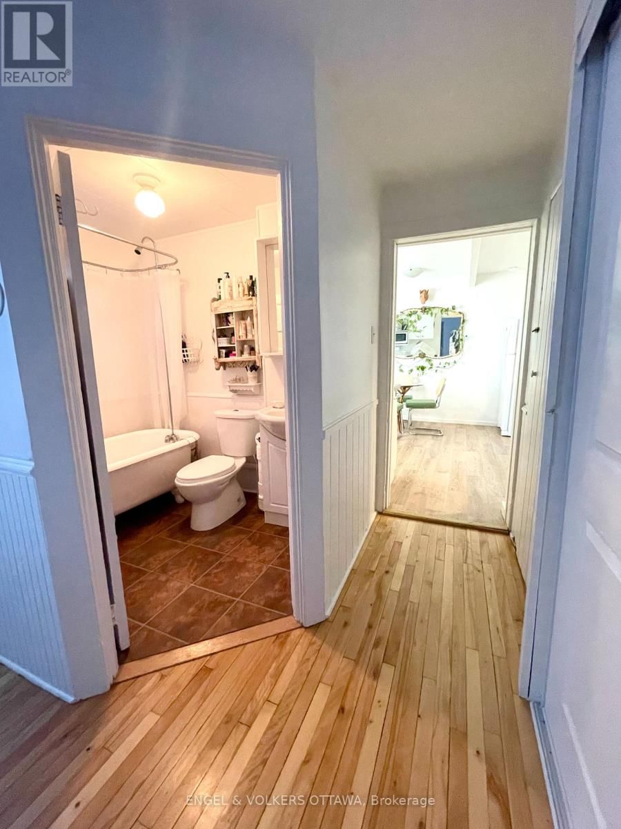 86 BRUYERE STREET Image 39