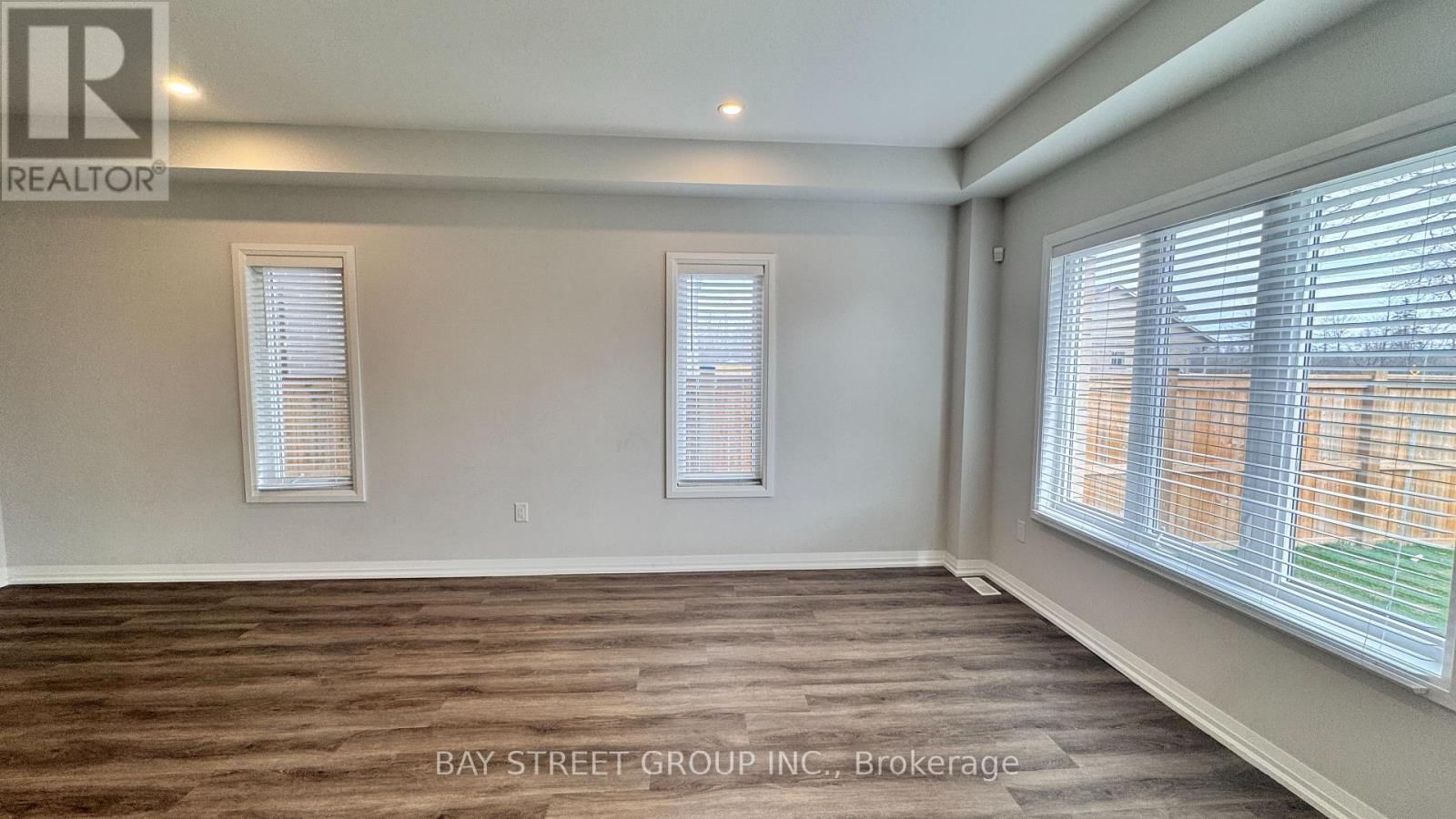 9348 WHITE OAK AVENUE Image 10